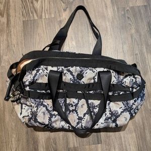 lululemon athletica all day duffel bag